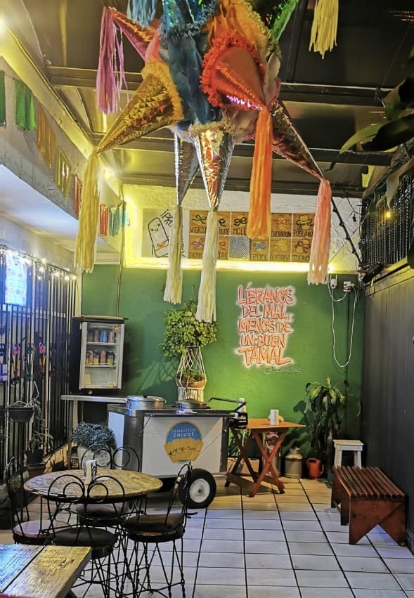 Tamalitos Chidos Haus — área común